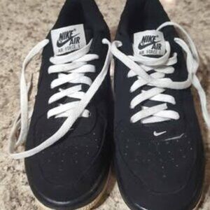 Nike Air Force 1 Low, monochromatic black/white, Y-7. Model number 5967-28-027